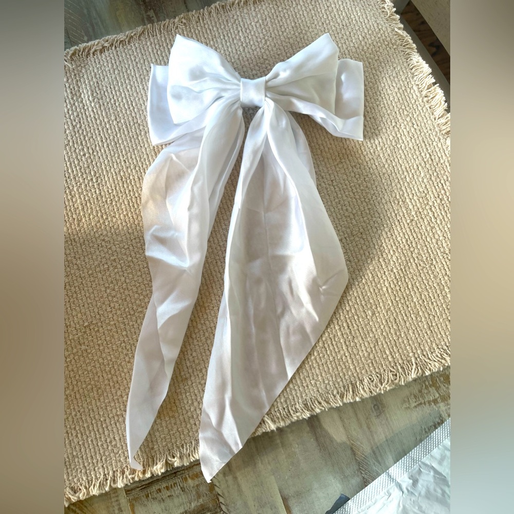 Show Me Your Mumu - Bridal Bow